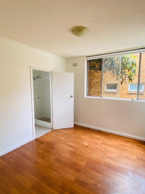 1/12 Grafton Crescent DEE WHY 4