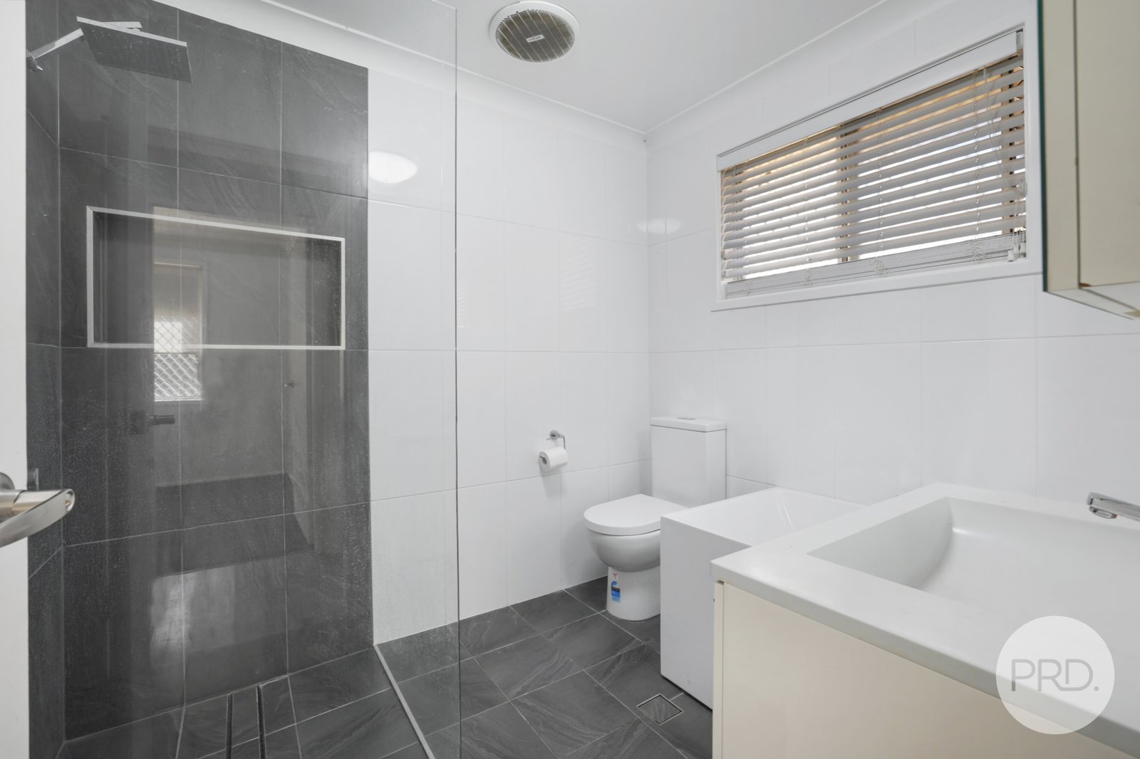 112 Hillvue Road SOUTH TAMWORTH 15