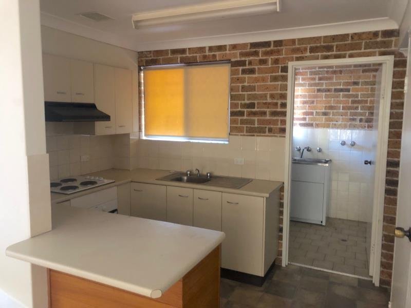 1/12 Illoura Street TAMWORTH 2