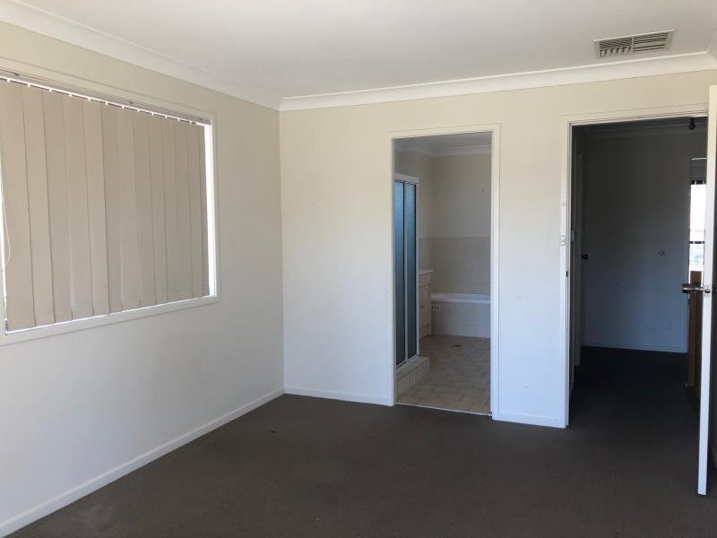 1/12 Illoura Street TAMWORTH 3