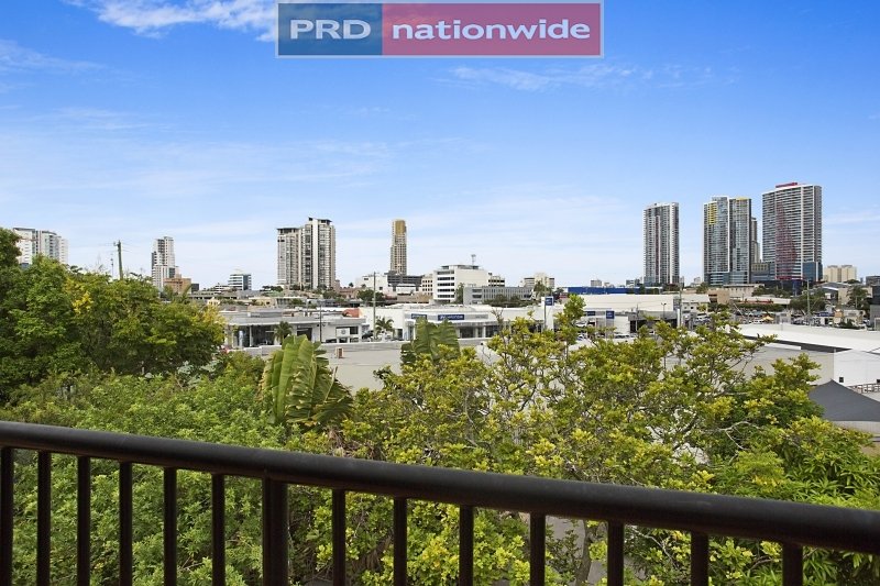 11/2 Johnston Street SOUTHPORT 2