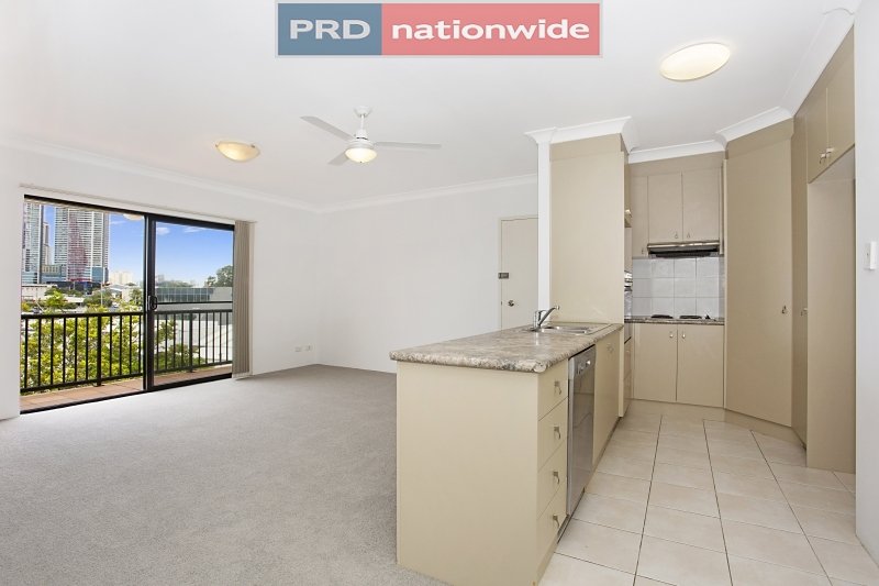 11/2 Johnston Street SOUTHPORT 3