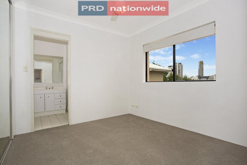 11/2 Johnston Street SOUTHPORT 6