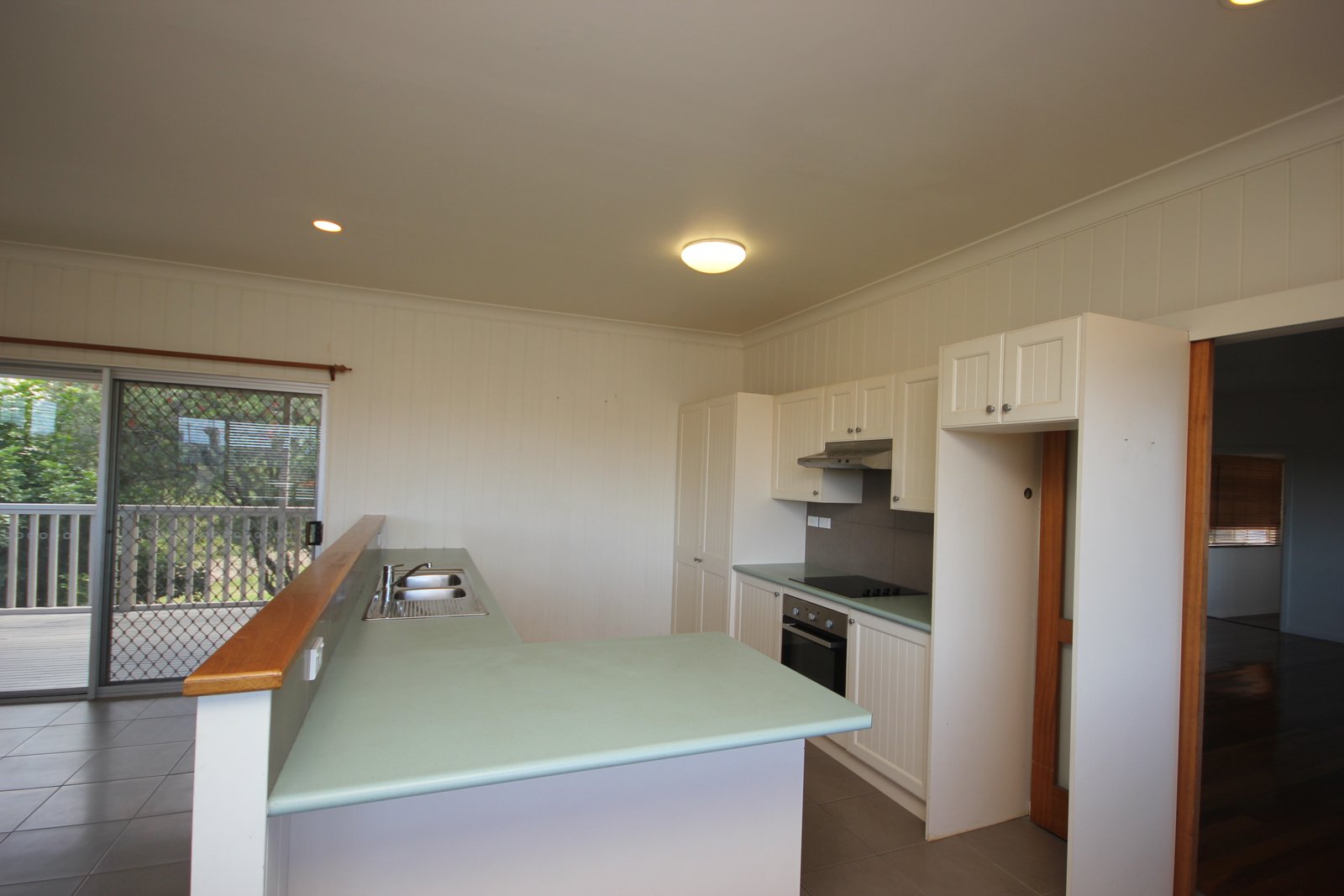 1/12 Lake Street LAURIETON 6