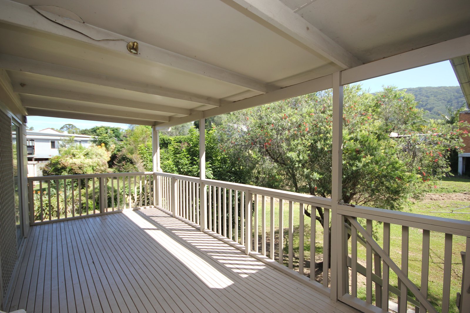 1/12 Lake Street LAURIETON 13