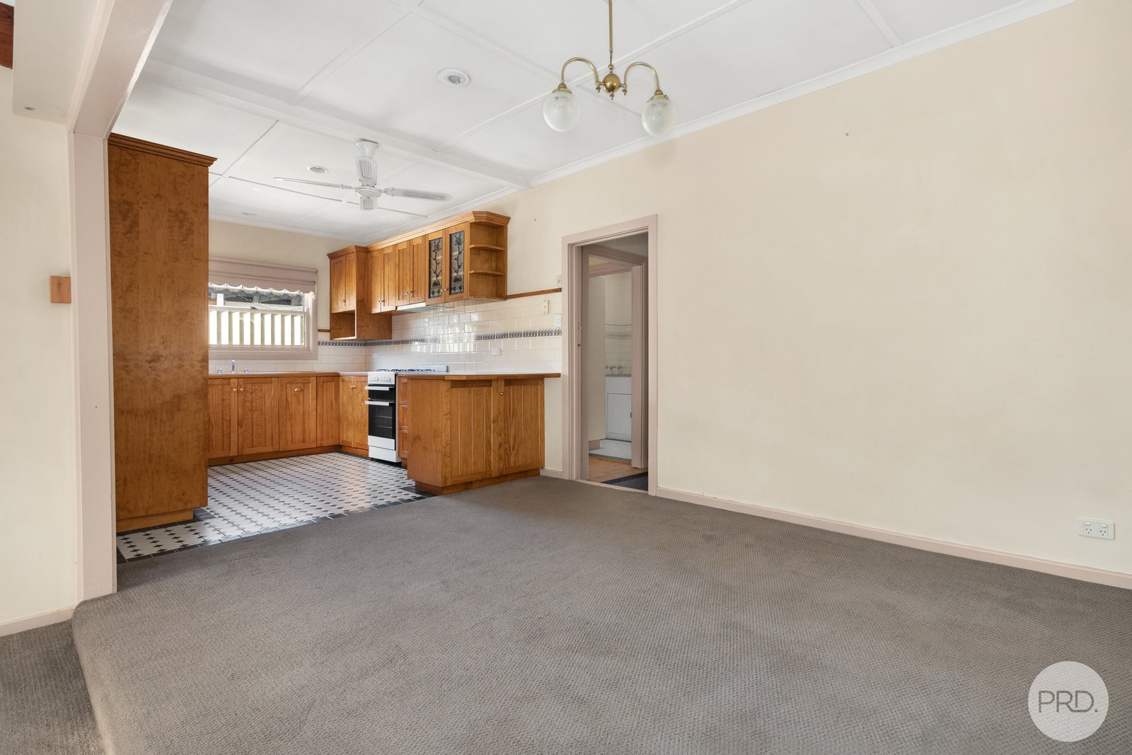 112 Lane Street BROWN HILL 3