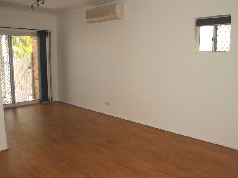 1/12 Little Street ALBION 3