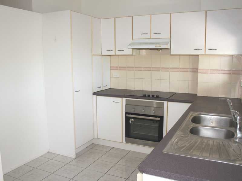 1/12 Little Street ALBION 4