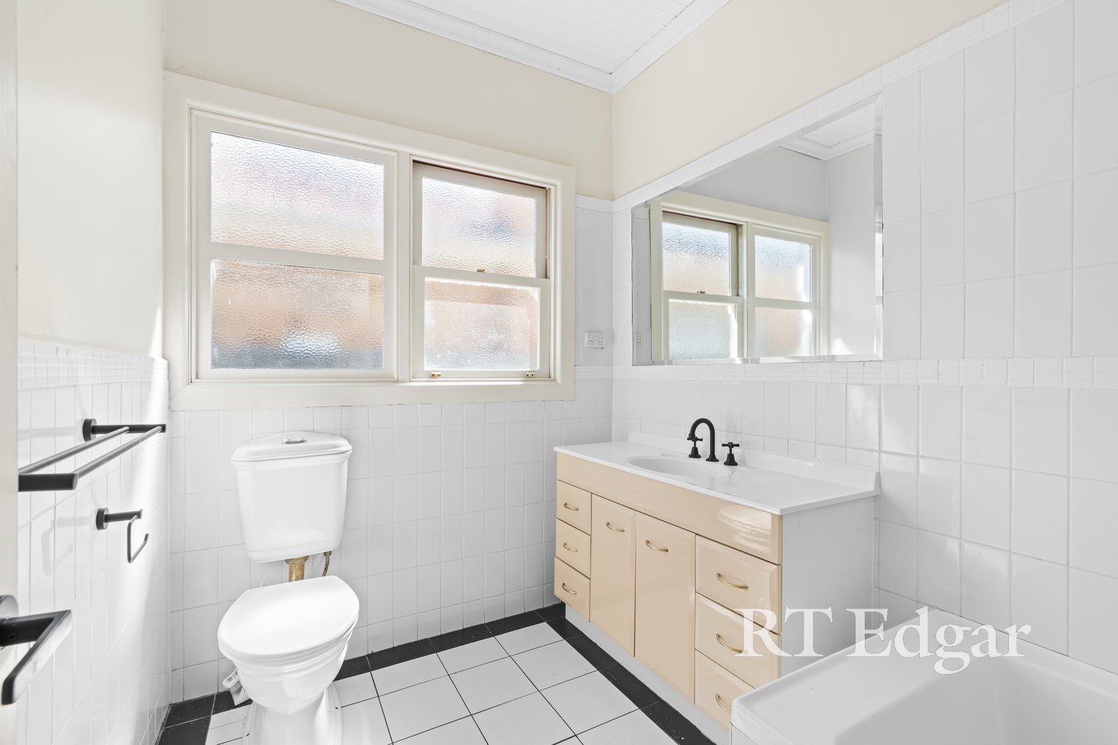 Real Estate and Property in 112 Loongana Avenue, Glenroy, VIC