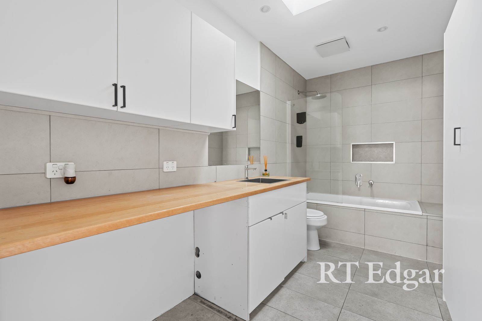 Real Estate and Property in 112 Loongana Avenue, Glenroy, VIC