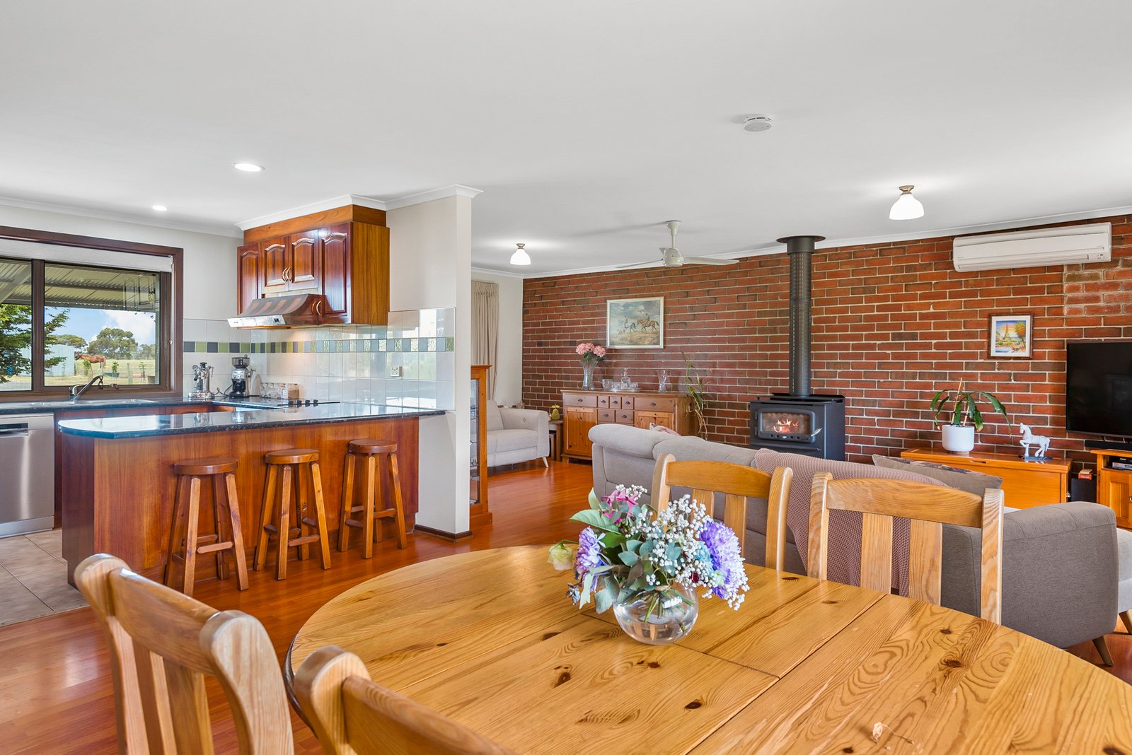 Real Estate and Property in 112 Mcdonalds Lane, Riddells Creek, VIC