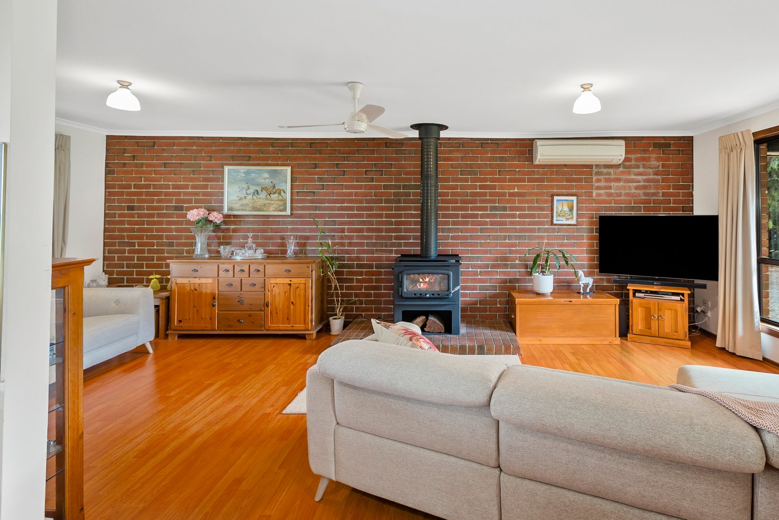 Real Estate and Property in 112 Mcdonalds Lane, Riddells Creek, VIC