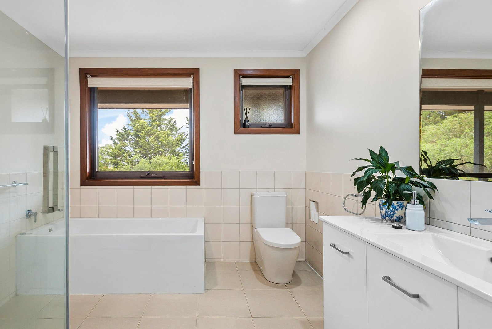 Real Estate and Property in 112 Mcdonalds Lane, Riddells Creek, VIC