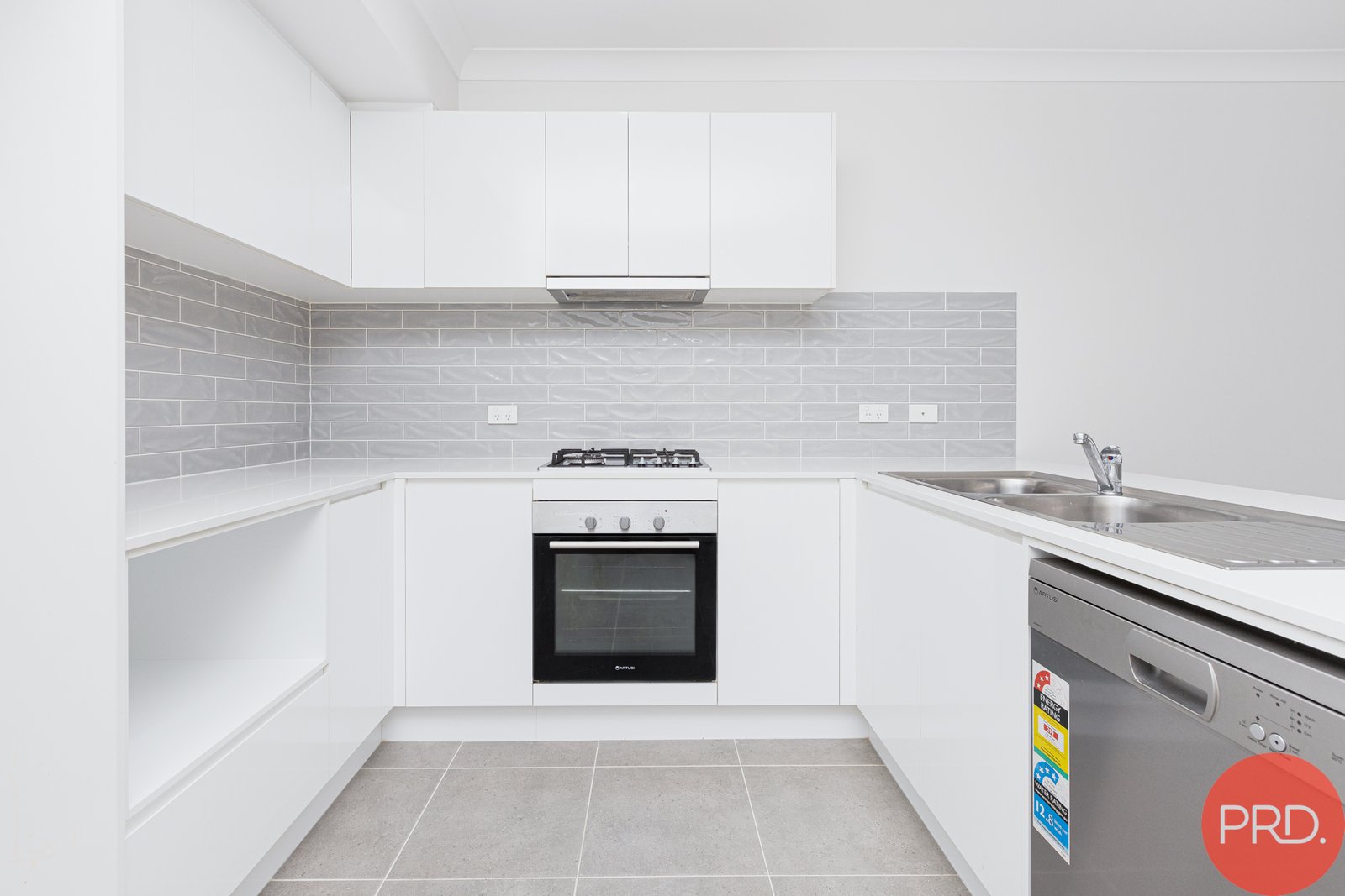 1/12 McGlinchey Crescent THORNTON 3