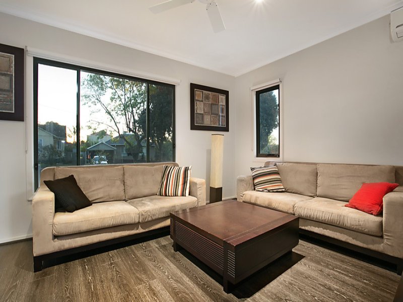 Gallery: 1/12 Moorong Street