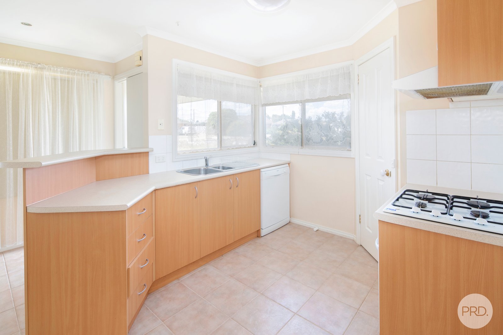 1/12 Morgan Street SEBASTOPOL 2