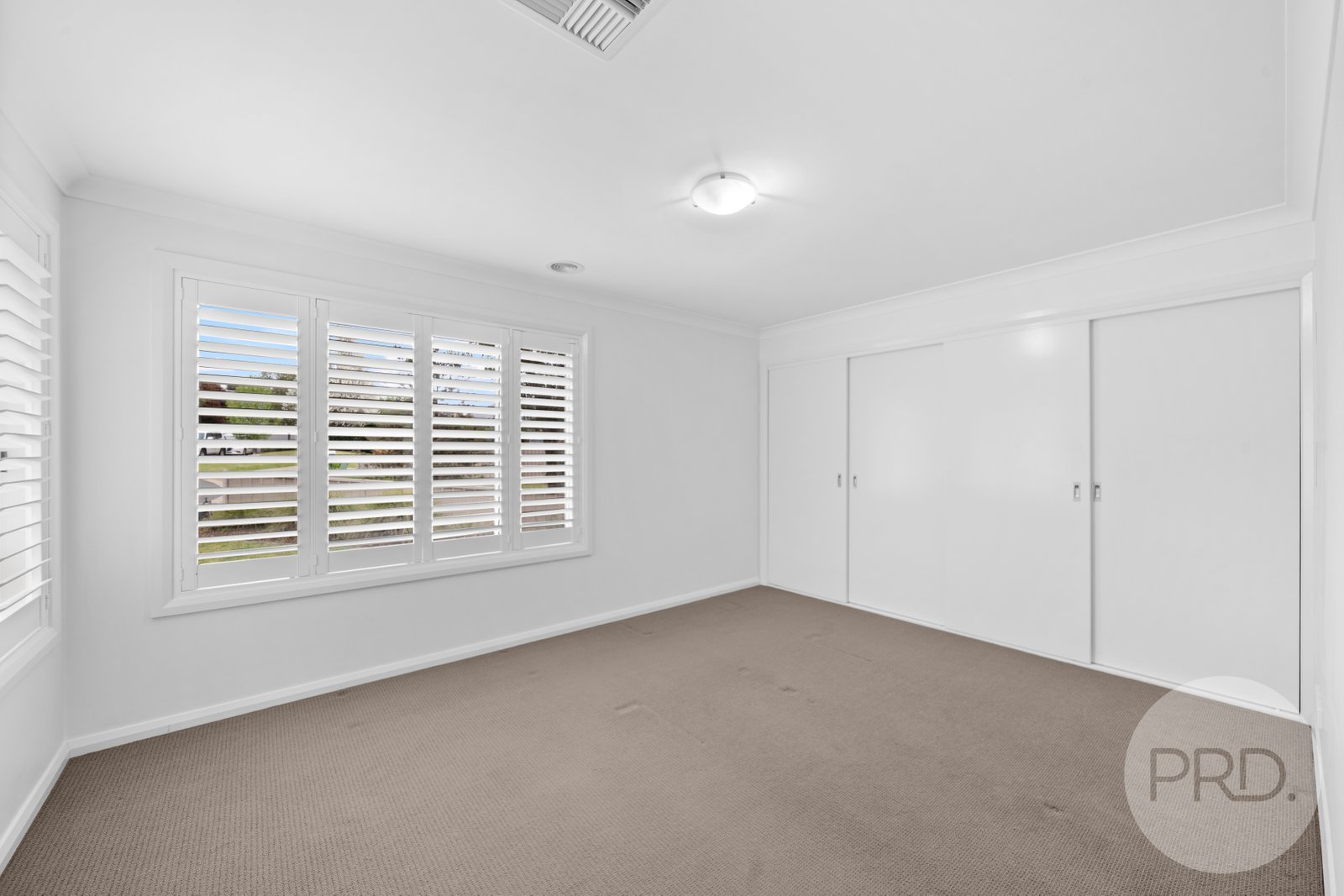 1/12 Murndal Place BOURKELANDS 5