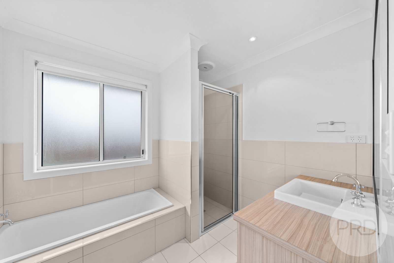 1/12 Murndal Place BOURKELANDS 6