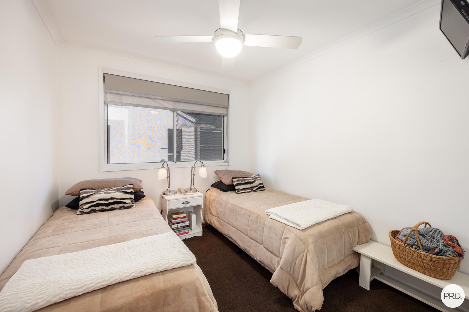1/12 Orchard Way LAVINGTON 9