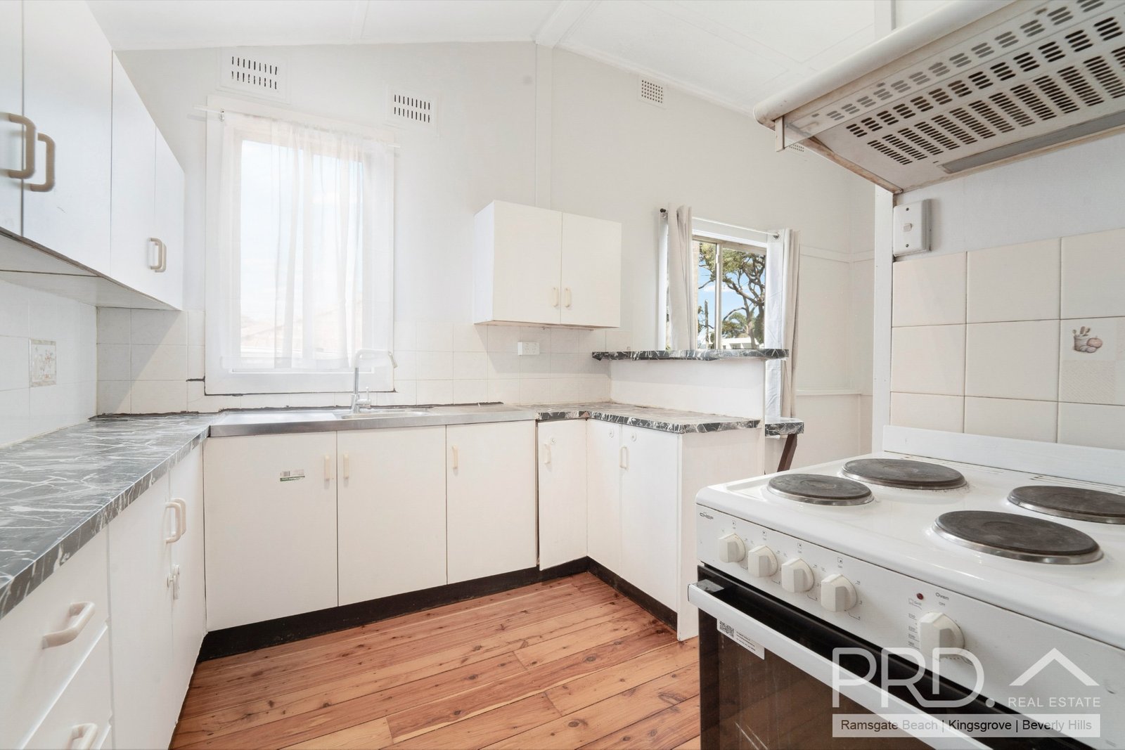 112 Park Road KOGARAH BAY 4