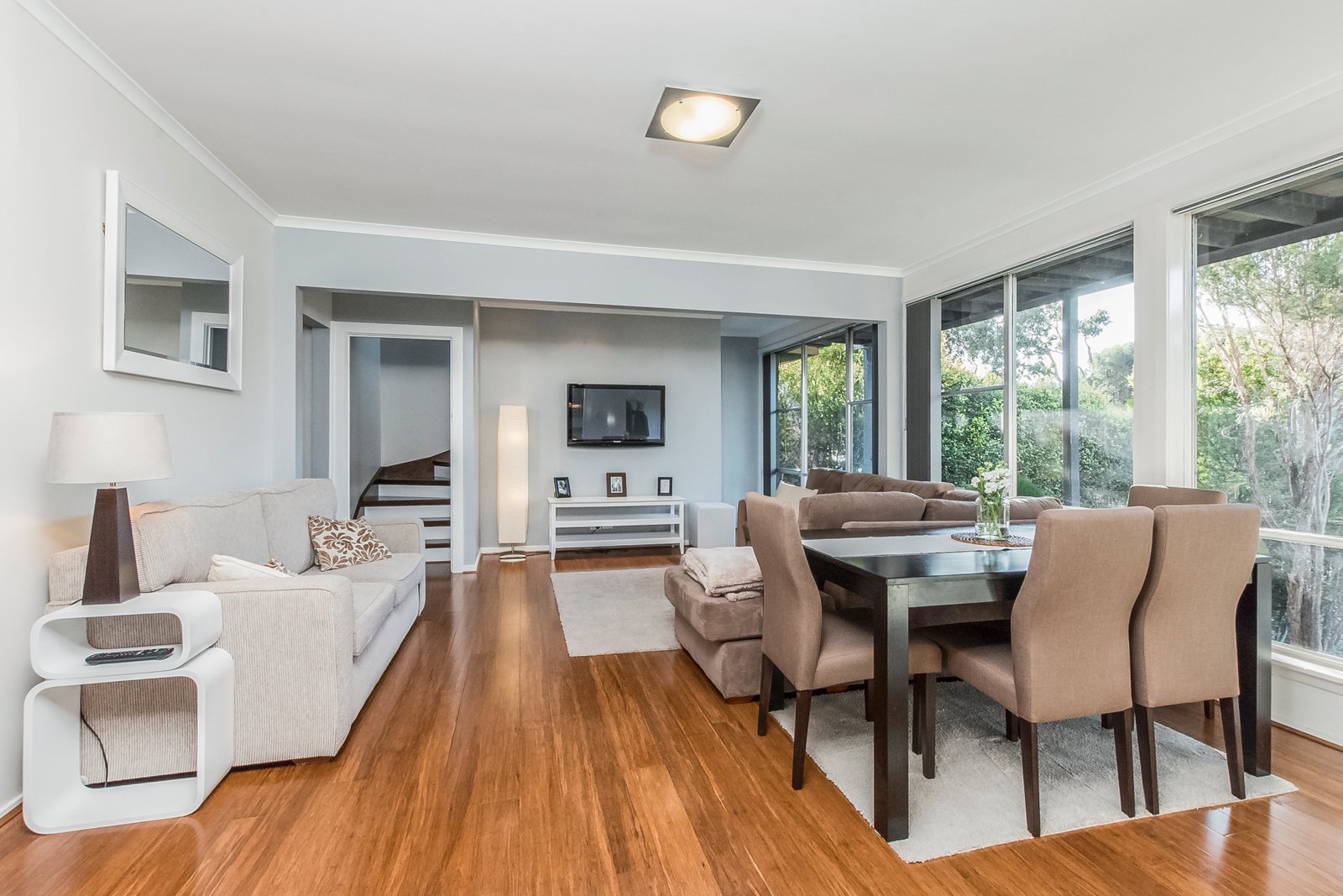 Gallery: 112 PORTARLINGTON Road