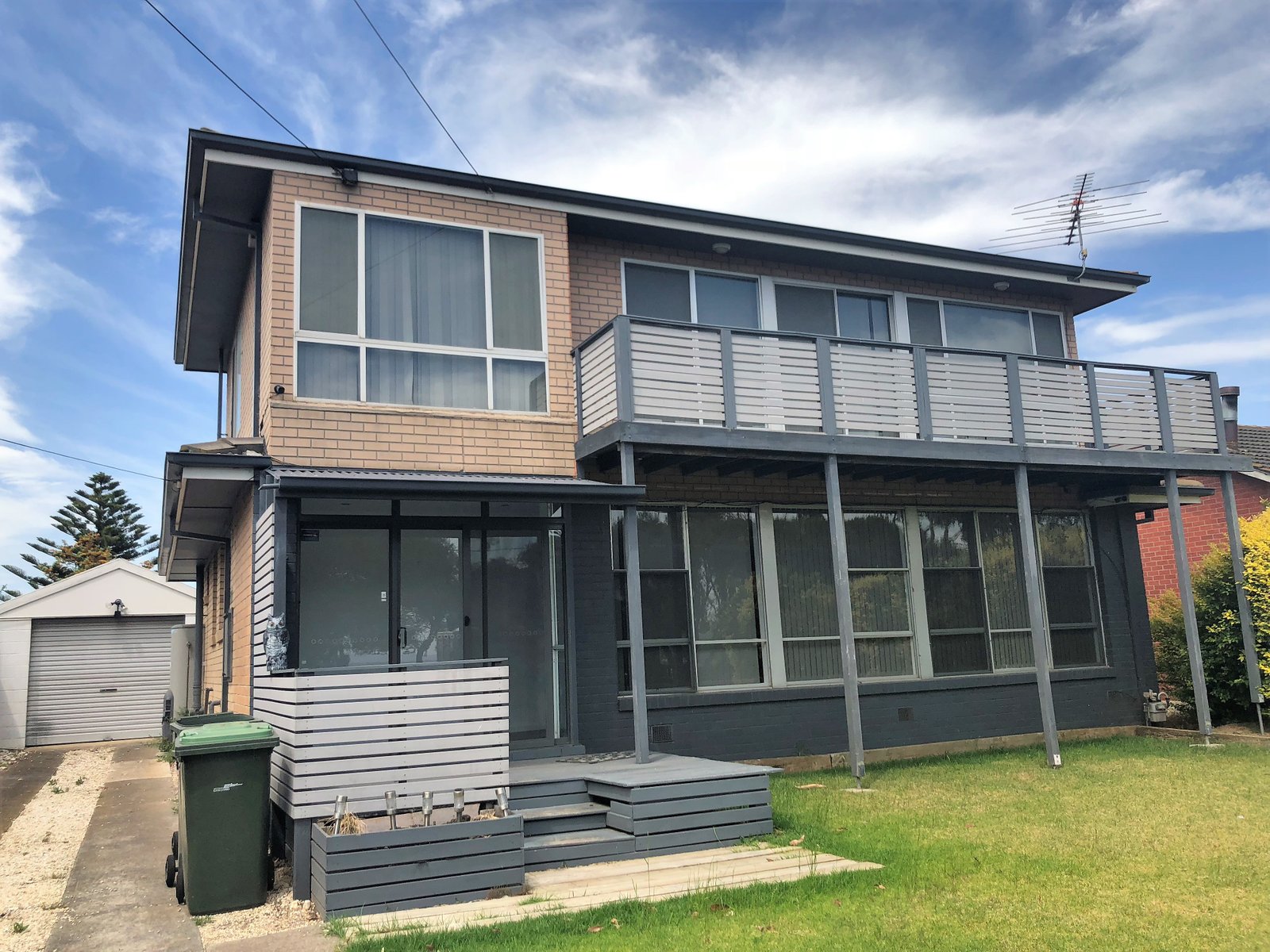 Gallery: 112 PORTARLINGTON Road