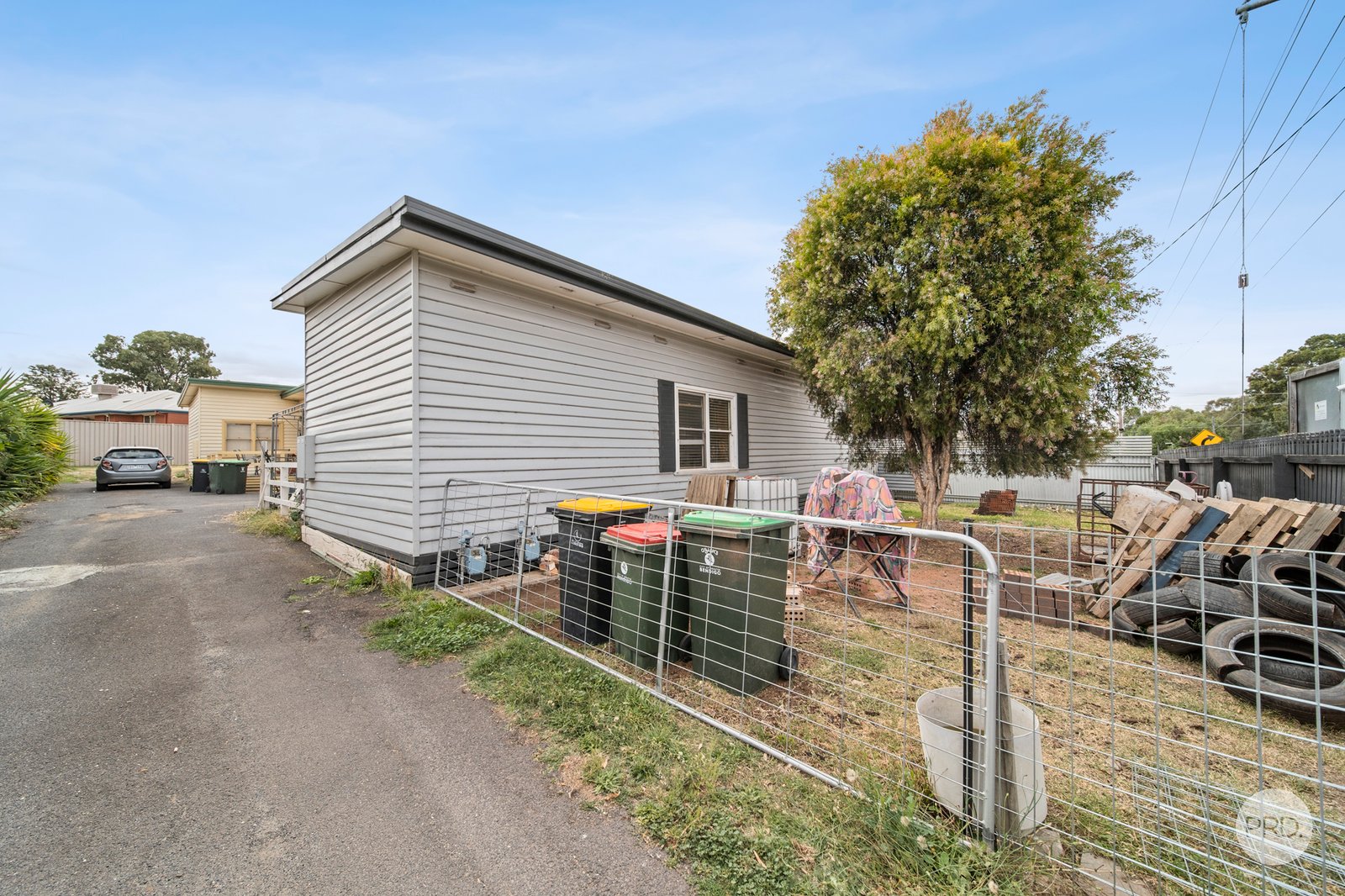 1/12 Sparrowhawk Road LONG GULLY 8