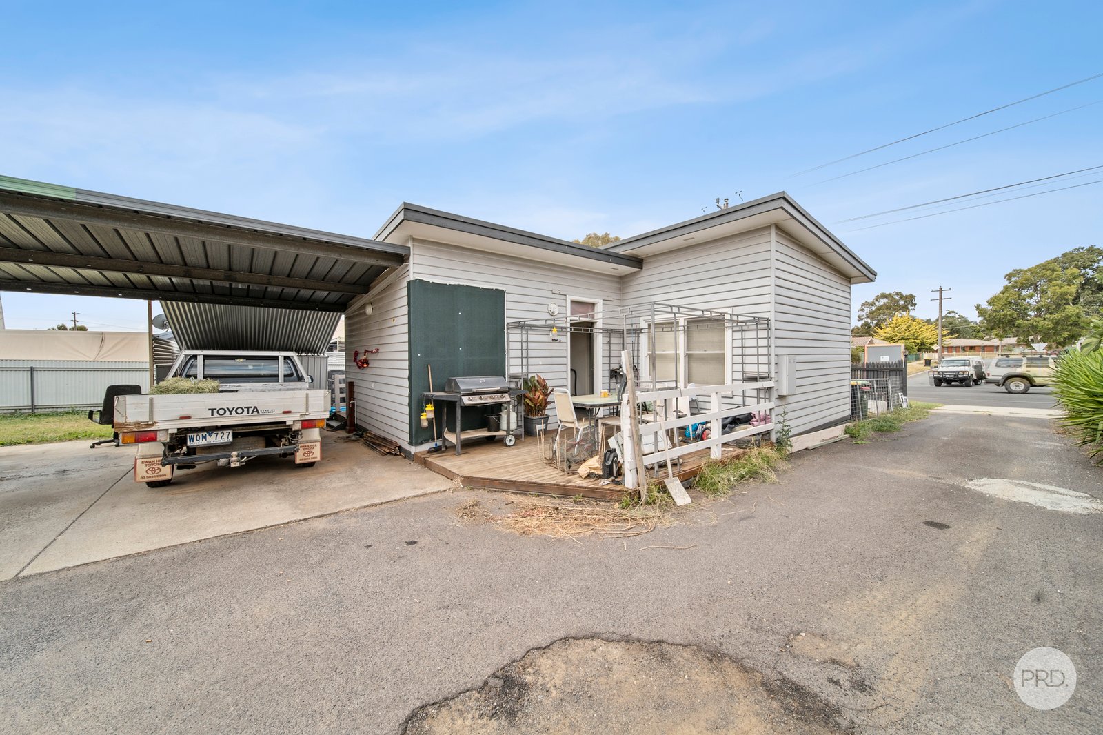 1/12 Sparrowhawk Road LONG GULLY 9