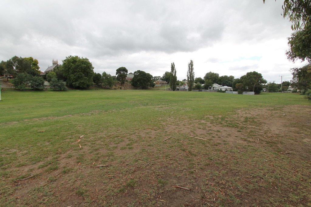 1/12 Specimen Vale  BALLARAT EAST 7