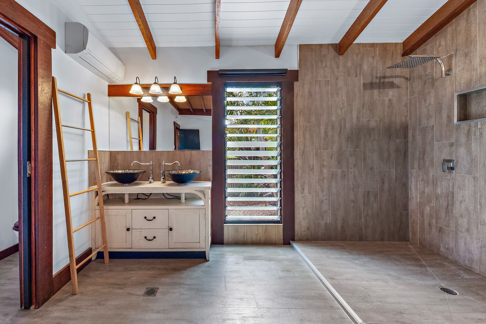 112 Tucker Road RIORDANVALE 4