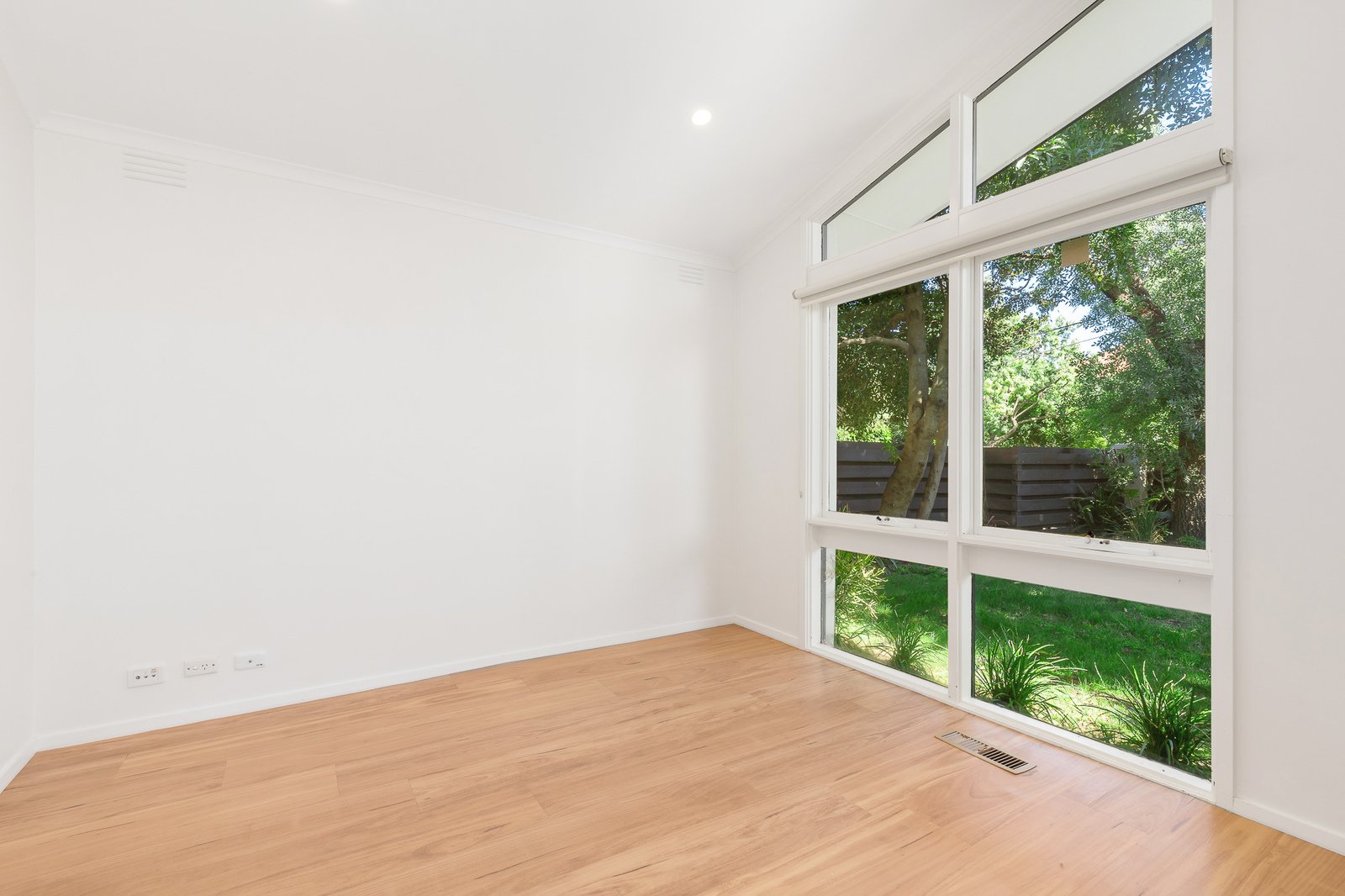 Gallery: 1/12 Wellington Street