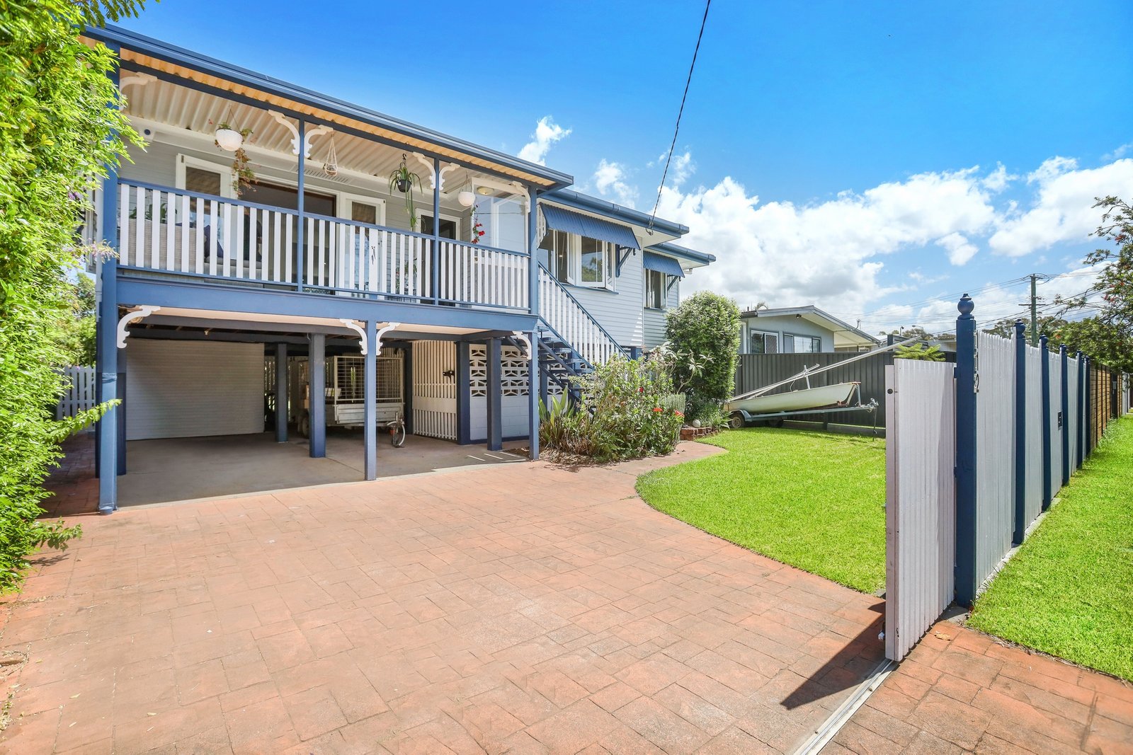 112 Whiting Street LABRADOR 1