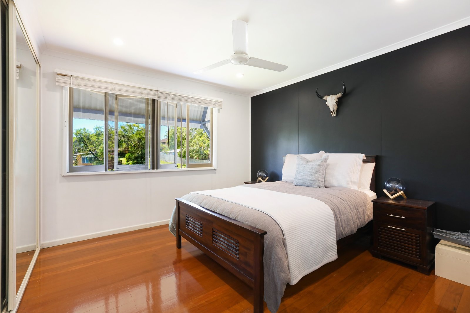 112 Whiting Street LABRADOR 12