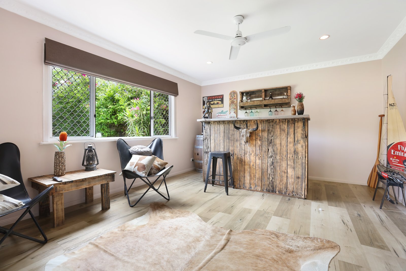 112 Whiting Street LABRADOR 15