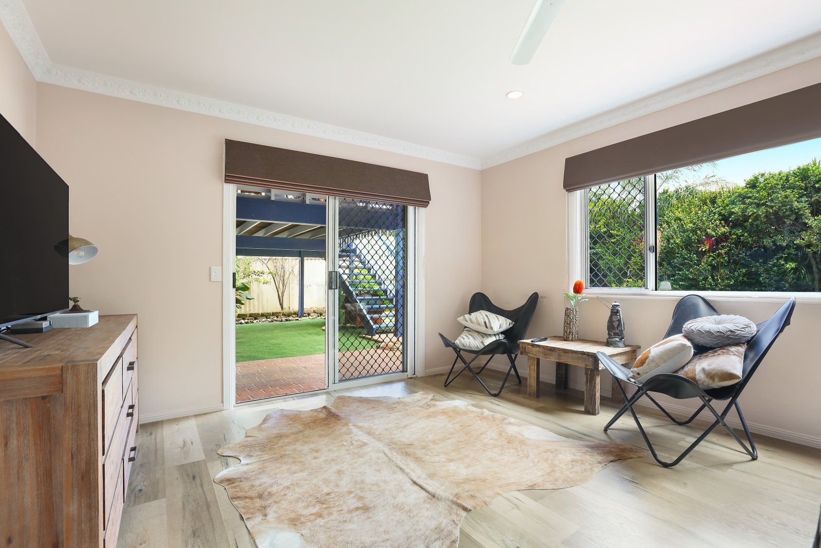 112 Whiting Street LABRADOR 16