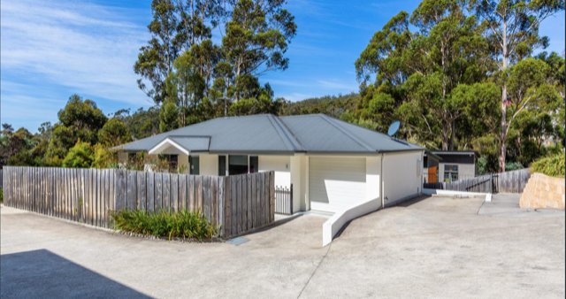 1/12 Woodlyn Ct  SOUTH HOBART 8