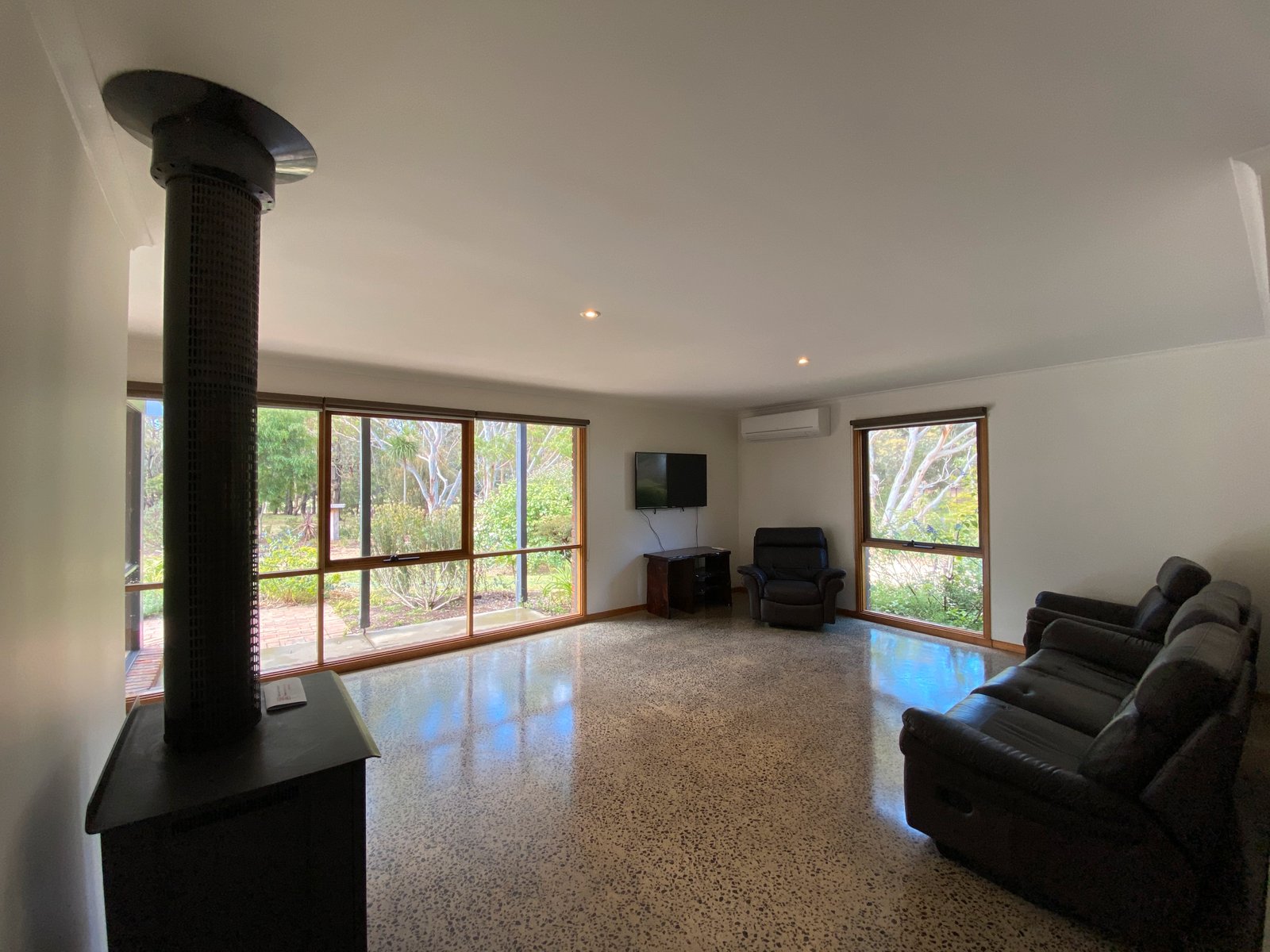 Gallery: 1120 Anglesea Road