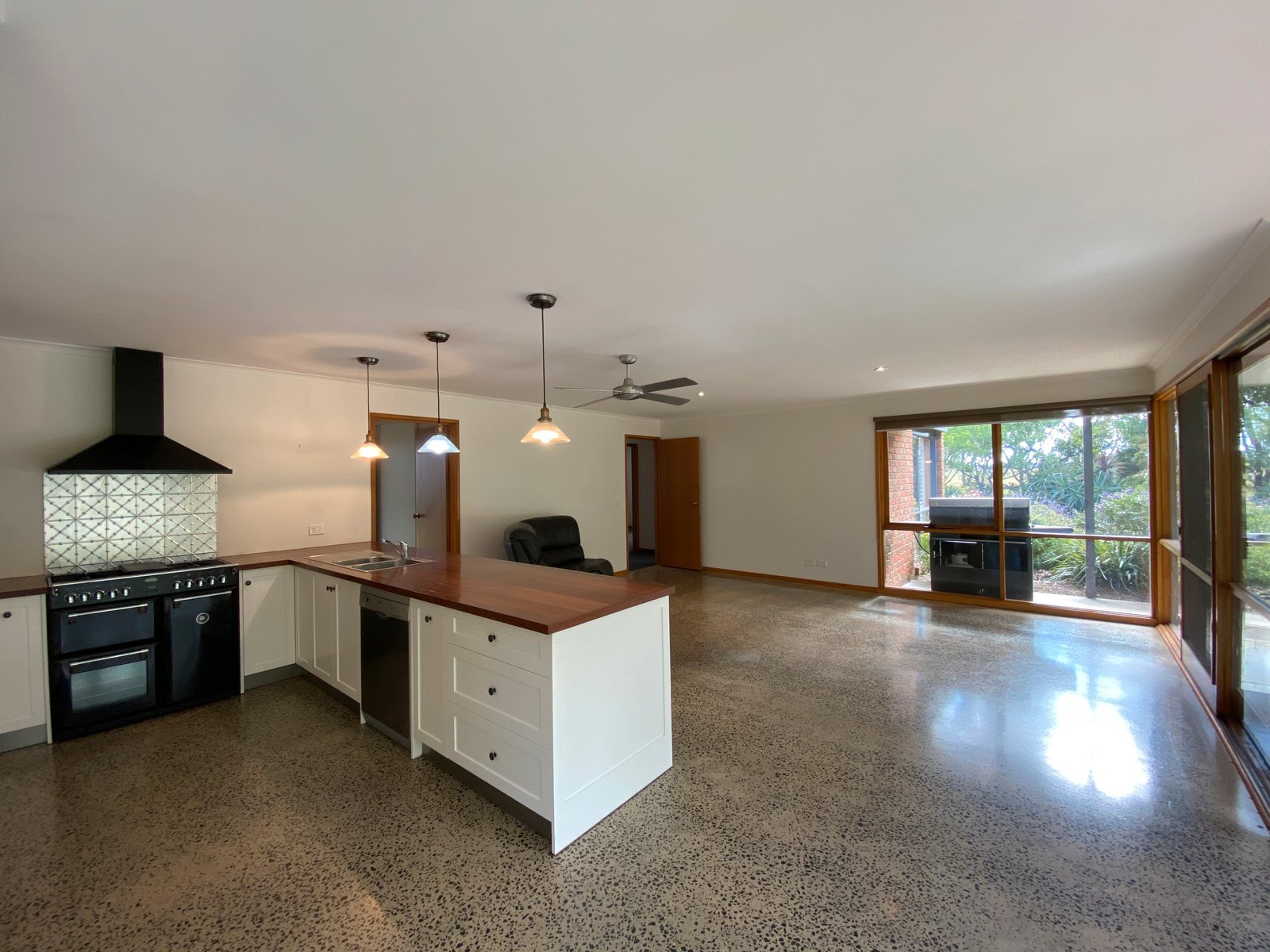 Gallery: 1120 Anglesea Road