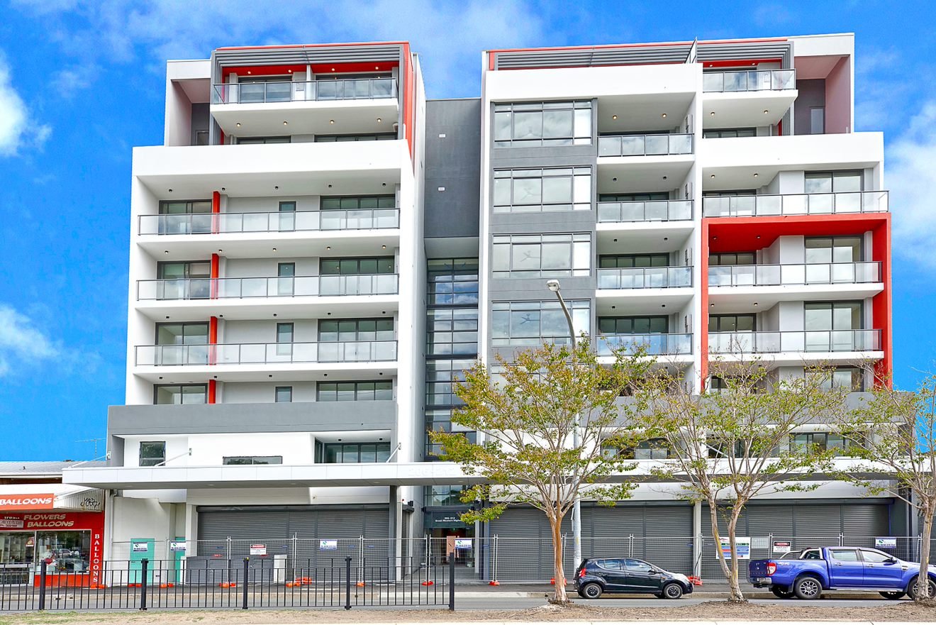 11/206-208 Great Western Highway KINGSWOOD 12