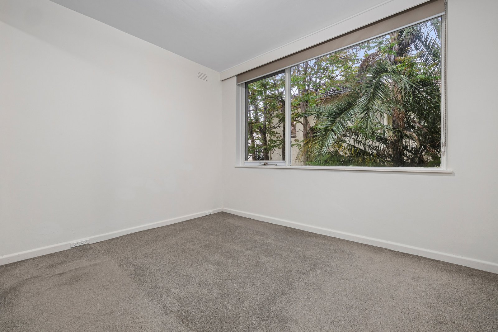 Gallery: 11/209 Dandenong Road