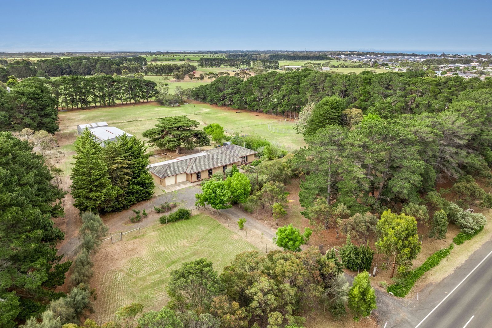 Gallery: 1121-1129 Murradoc Road