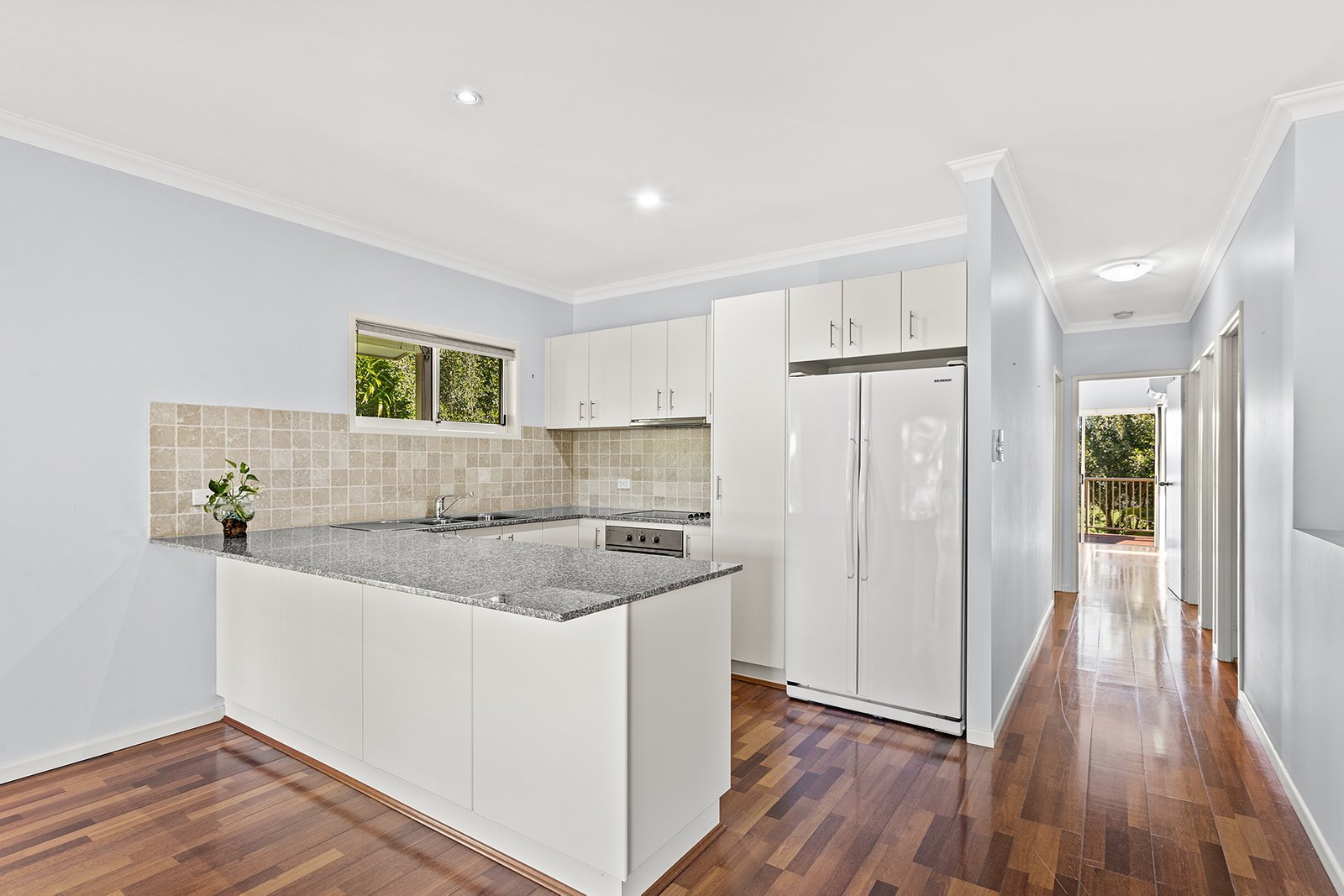 11/21 Shute Harbour Road CANNONVALE 6