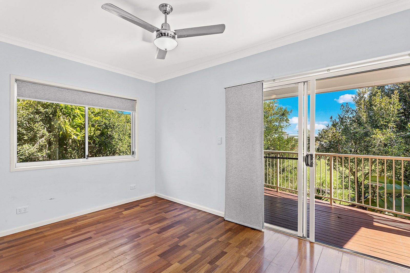 11/21 Shute Harbour Road CANNONVALE 12