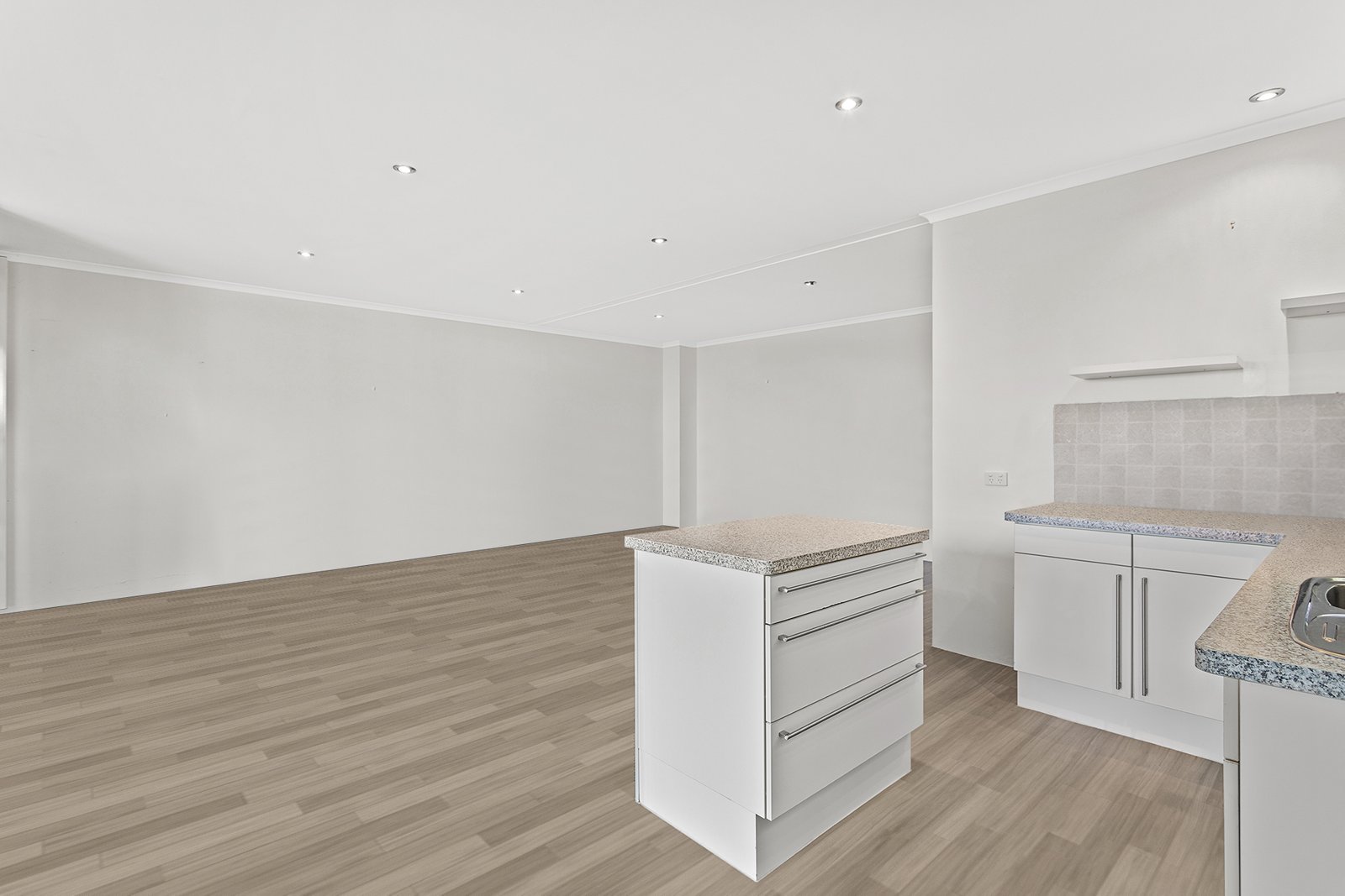 11/21 Shute Harbour Road CANNONVALE 19