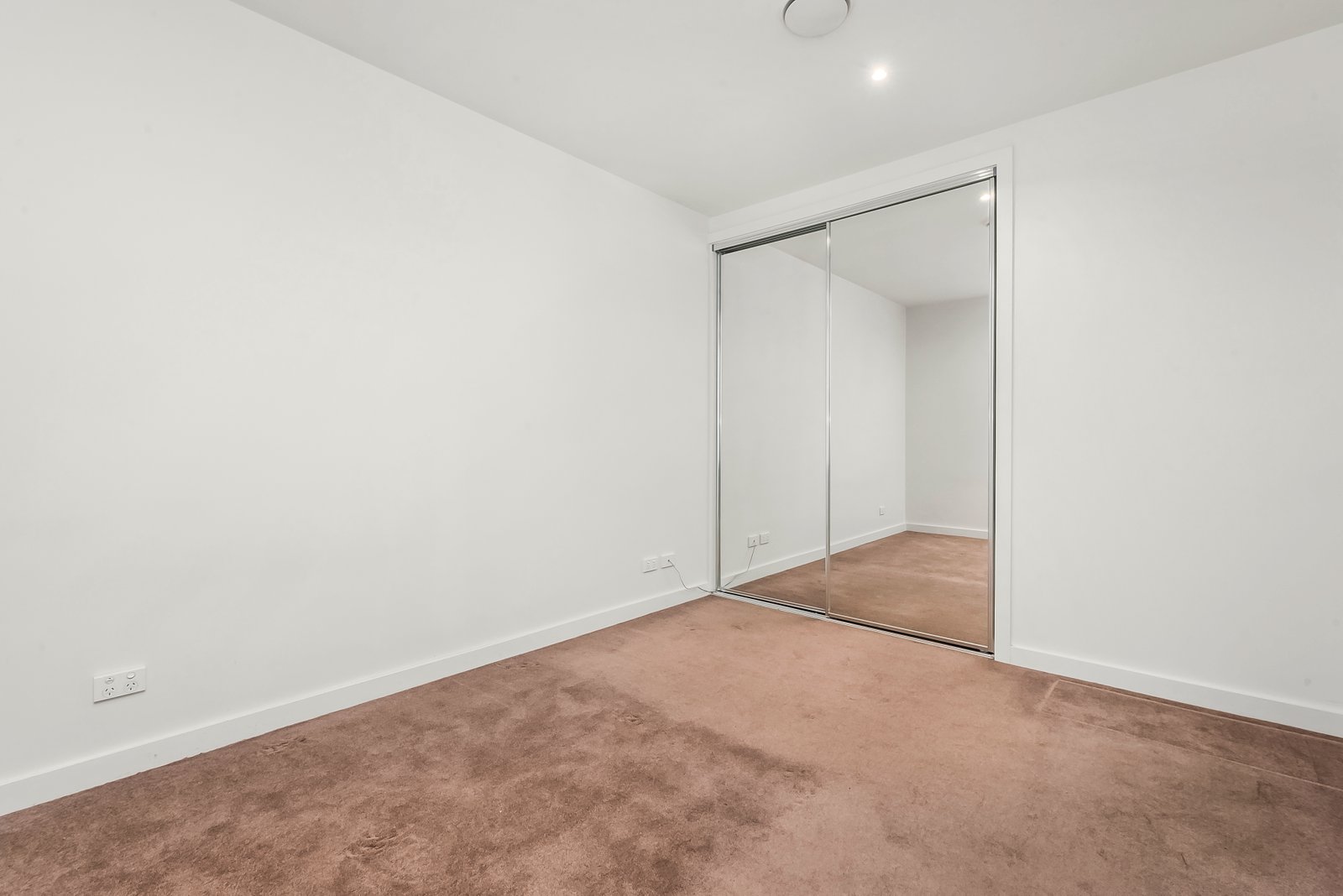 Gallery: 112/11-15 Wellington Street
