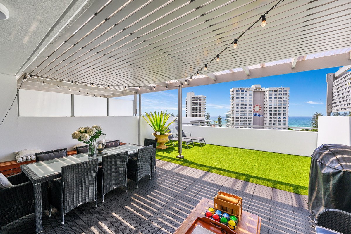 1121/1 Ocean Street Burleigh Heads 3
