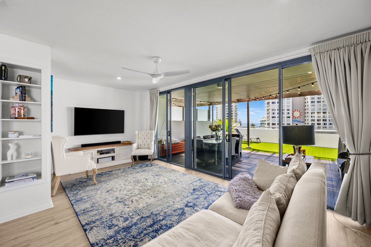 1121/1 Ocean Street Burleigh Heads 8