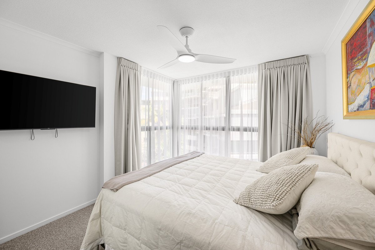 1121/1 Ocean Street Burleigh Heads 19