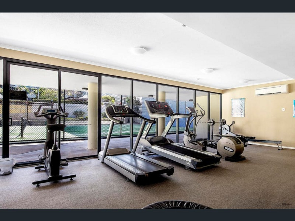 1121/1 Ocean Street Burleigh Heads 25