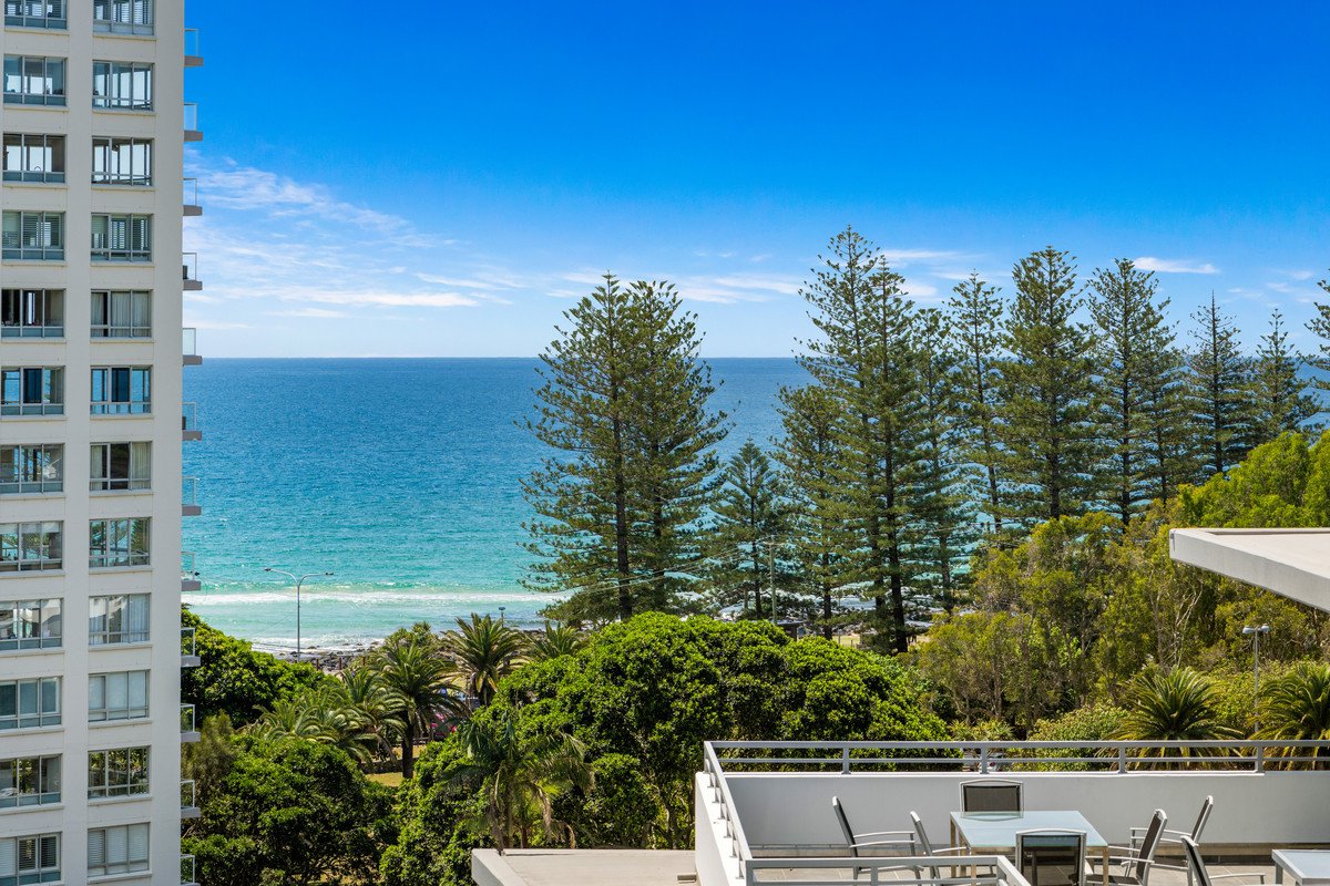1121/1 Ocean Street Burleigh Heads 7